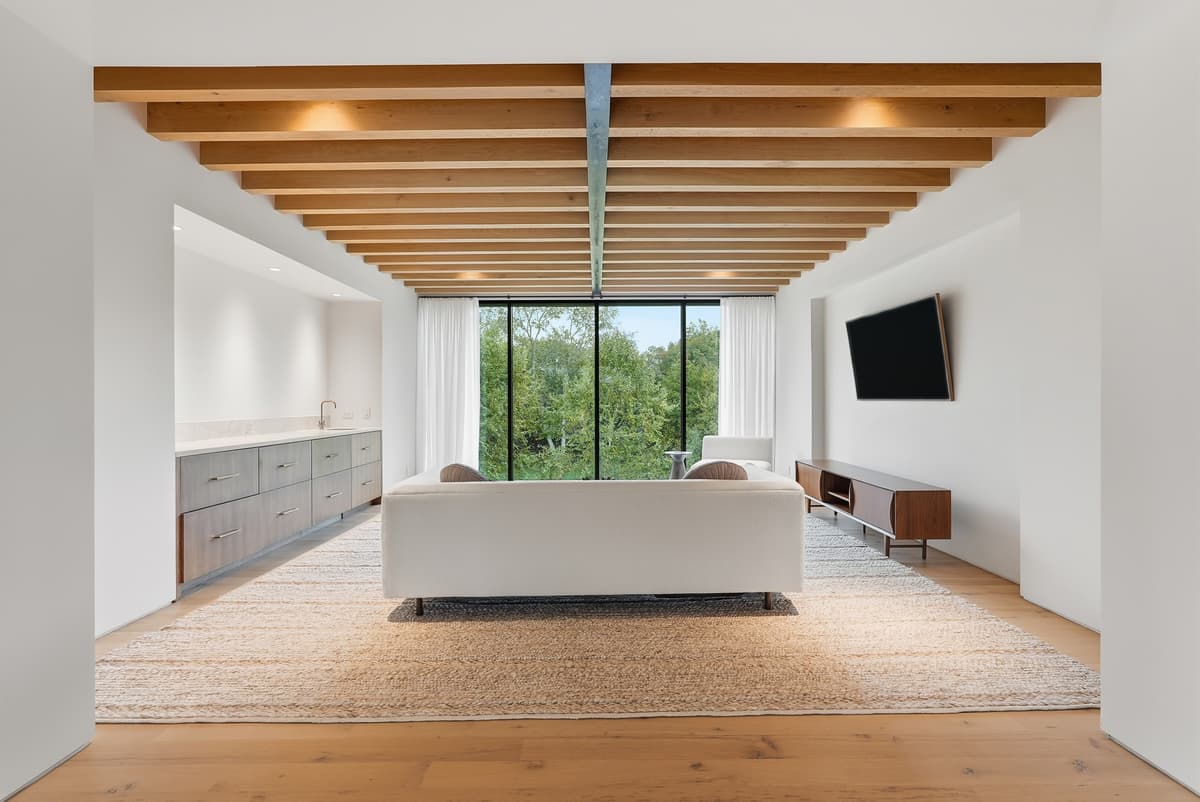 4231 Franklin Pike — Exterior